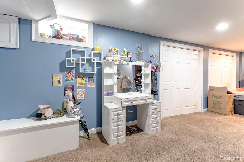 723 Globe Road, Waterford, MI 48328 — Photo 20