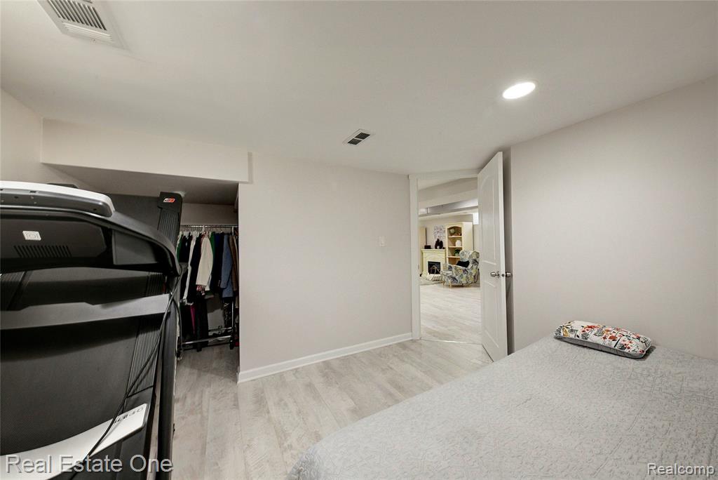 8126 Dale Street, Dearborn Heights, MI 48127 — Photo 69