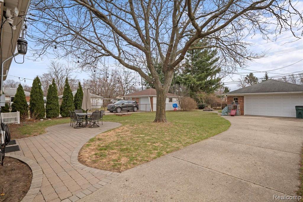 524 E LA SALLE Avenue, Royal Oak, MI 48073 — Photo 4