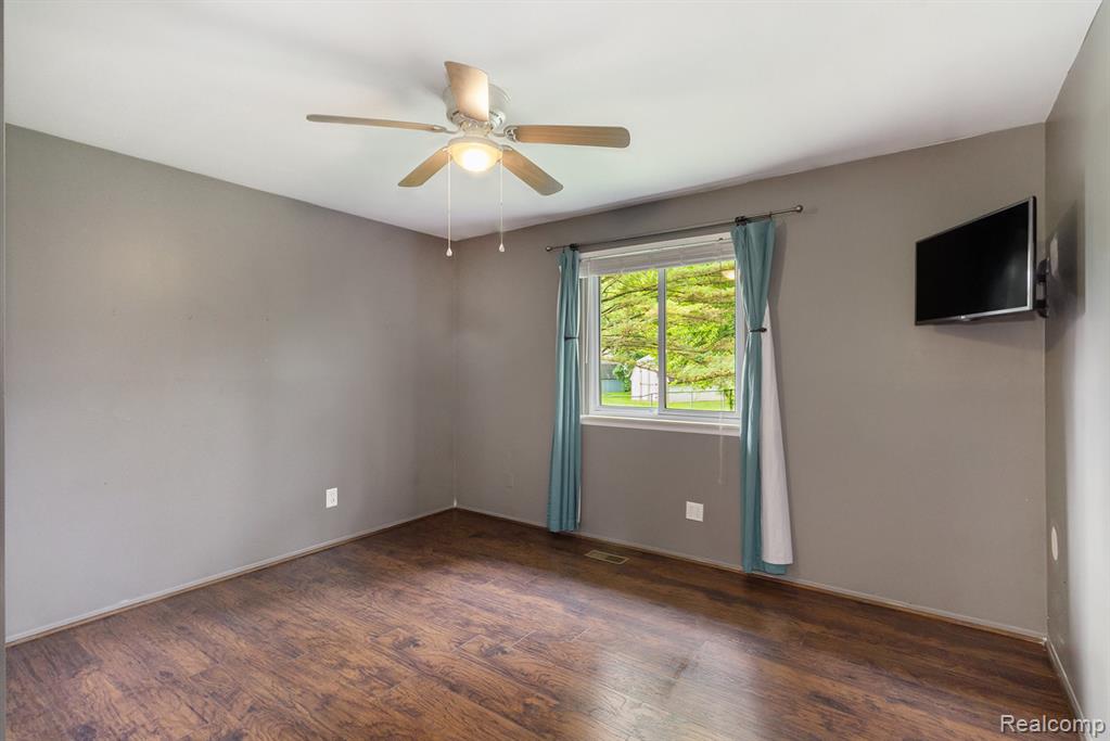 5496 Canonsburg Road, Grand Blanc, MI 48439 — Photo 8