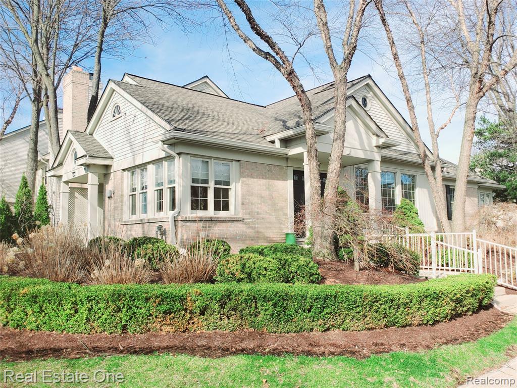 7383 SIMSBURY Drive, West Bloomfield, MI — Photo 33