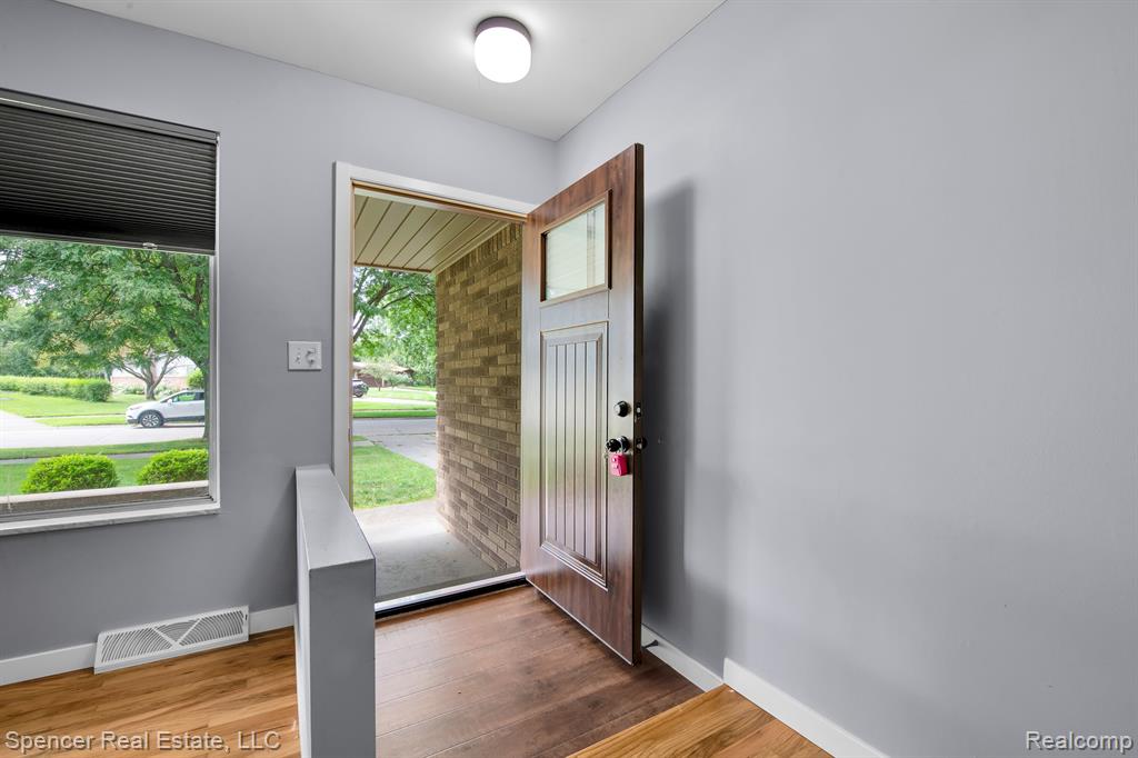 6280 Walker Drive, Troy, MI 48085 — Photo 6