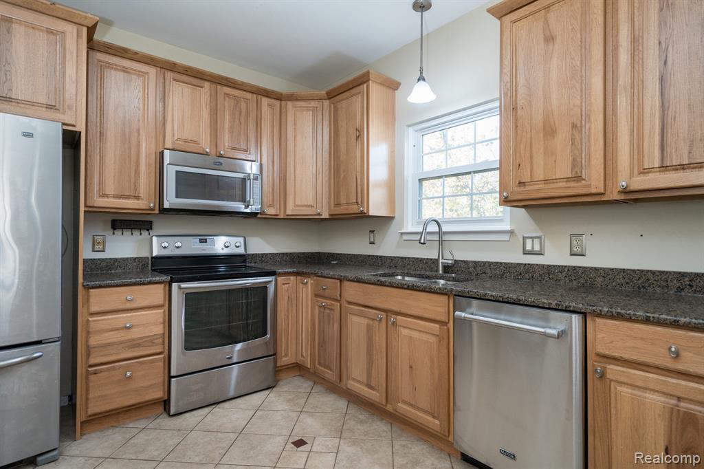 41820 Independence Drive, Novi, MI 48377 — Photo 10