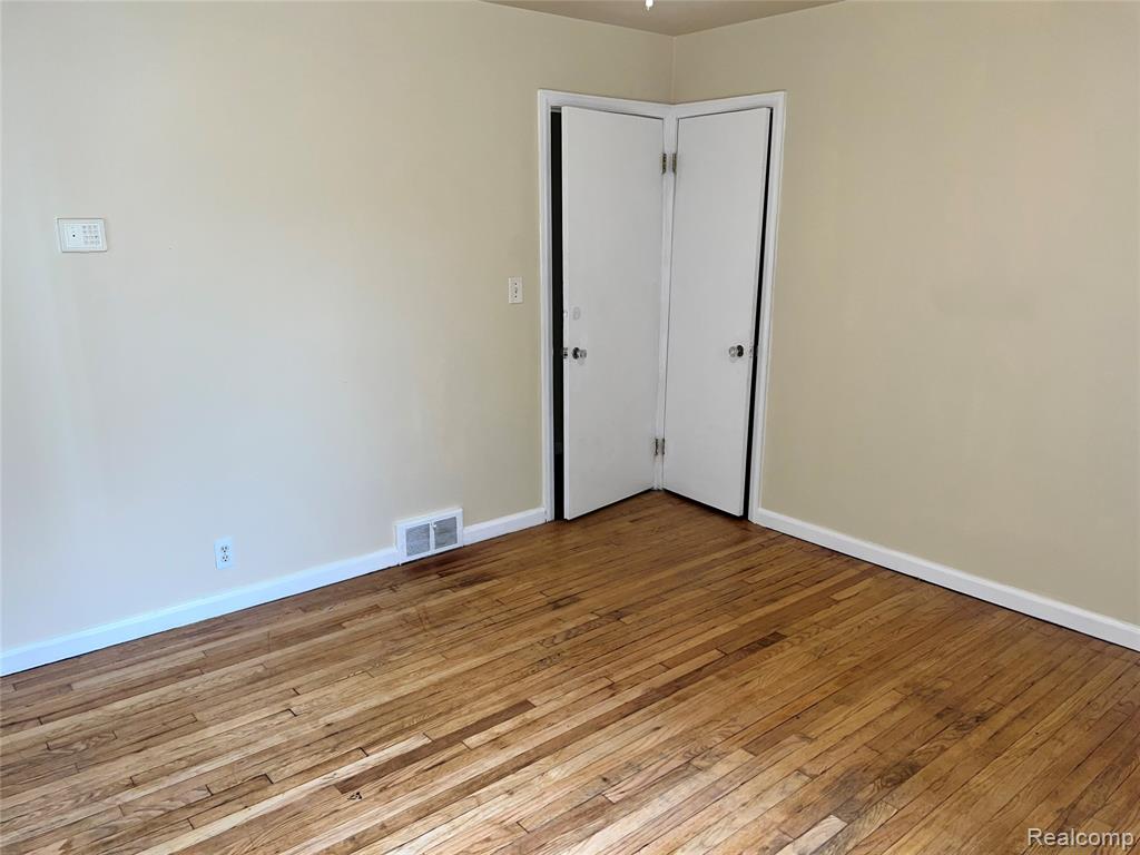 8750 E Outer Drive, Detroit, MI 48213 — Photo 12