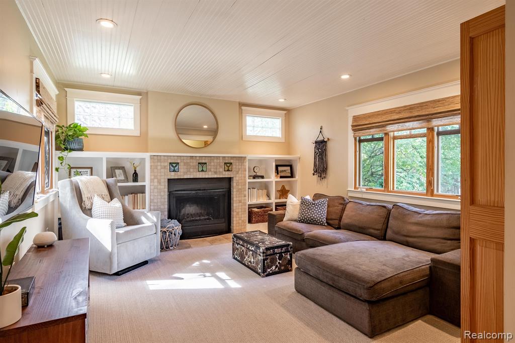 1335 KENSINGTON Drive, Ann Arbor, MI 48104 — Photo 4