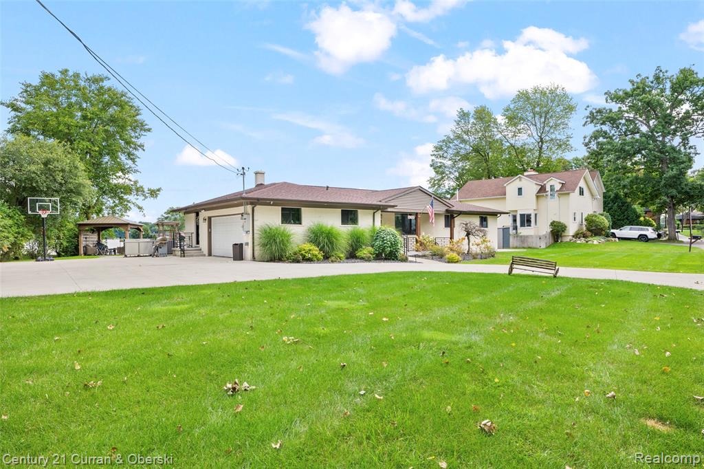 4255 Lakewood Drive, Waterford, MI 48329 — Photo 31
