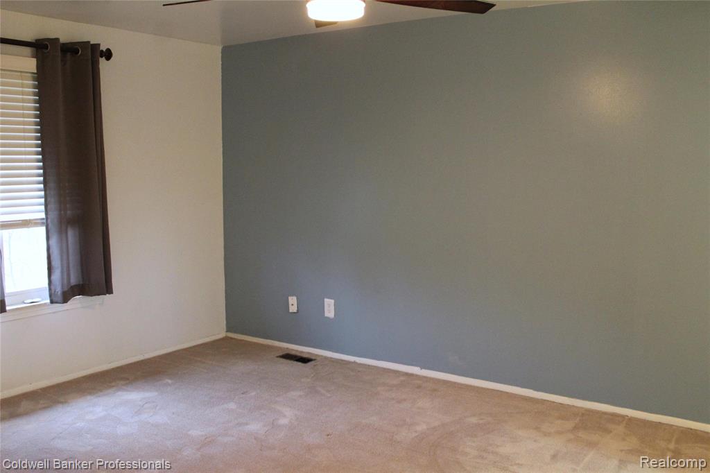 6586 CARRIAGE HILLS Drive, Canton, MI 48187 — Photo 20