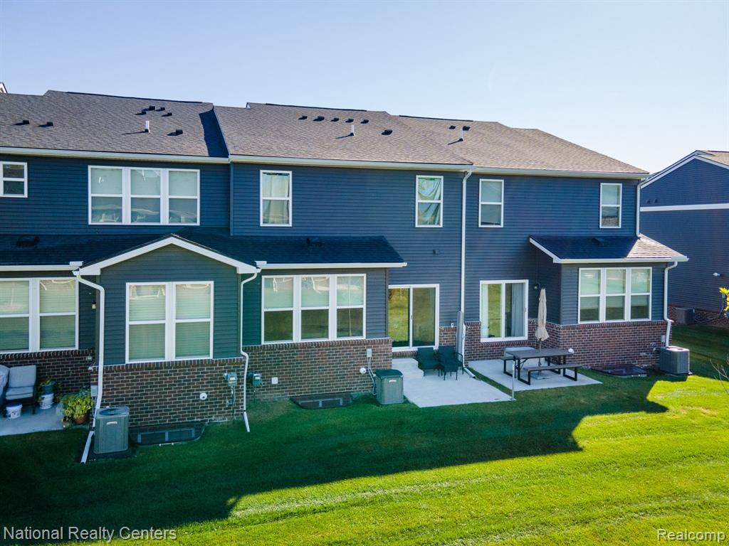 4758 Broomfield Way, Lake Orion, MI — Photo 35