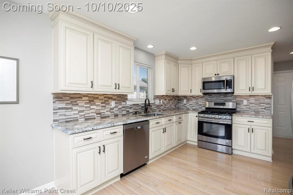 46297 Creekside Boulevard, Macomb, MI 48044 — Photo 11