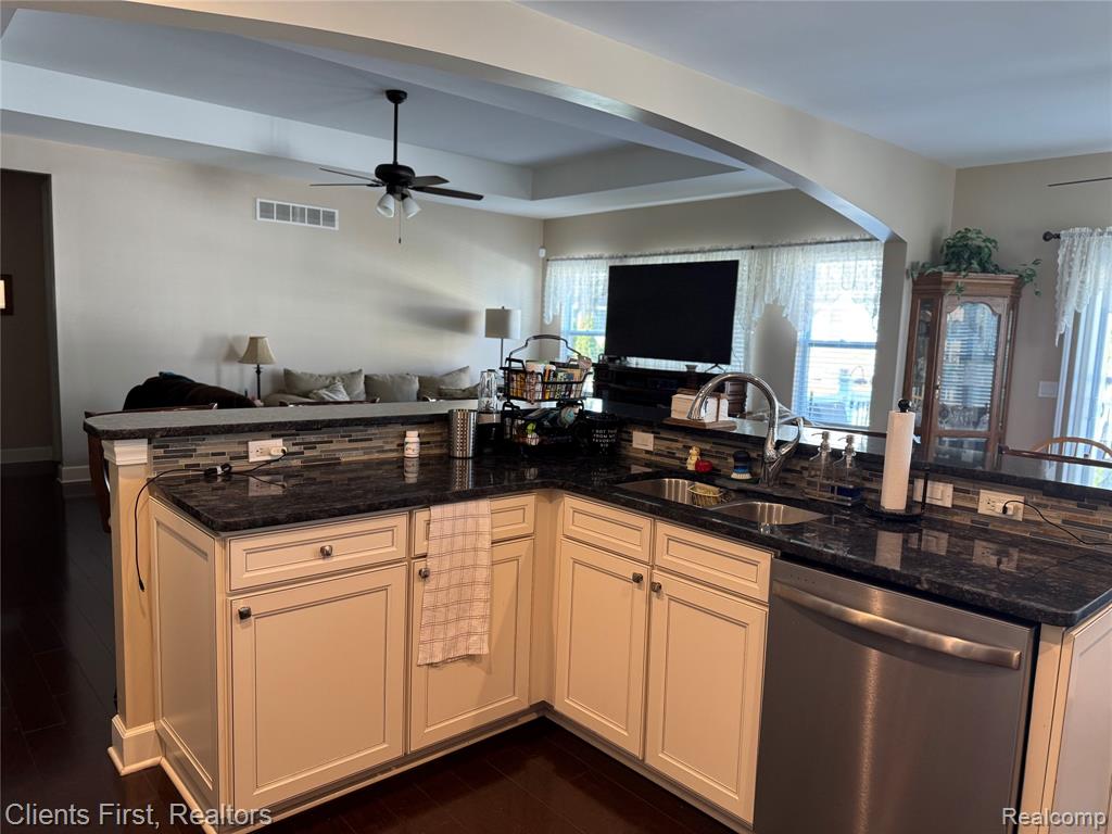 318 Province Lane, Canton, MI 48188 — Photo 2