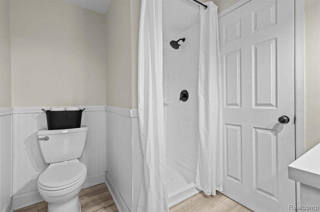 7451 ADMIRALTY Drive, Canton, MI 48187 — Photo 32