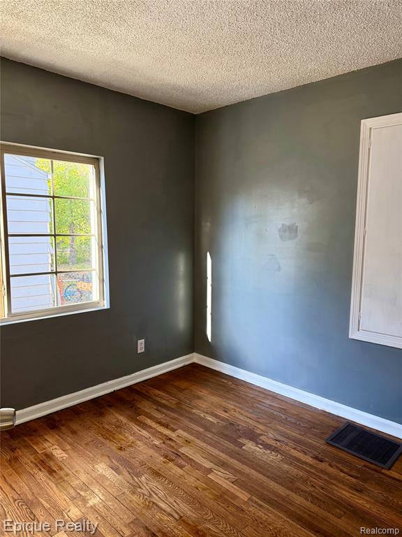 4405 Pengelly Road, Flint, MI 48507 — Photo 21
