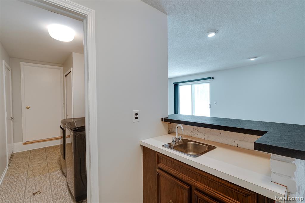 45900 Gainsborough Drive, Canton, MI 48187 — Photo 16