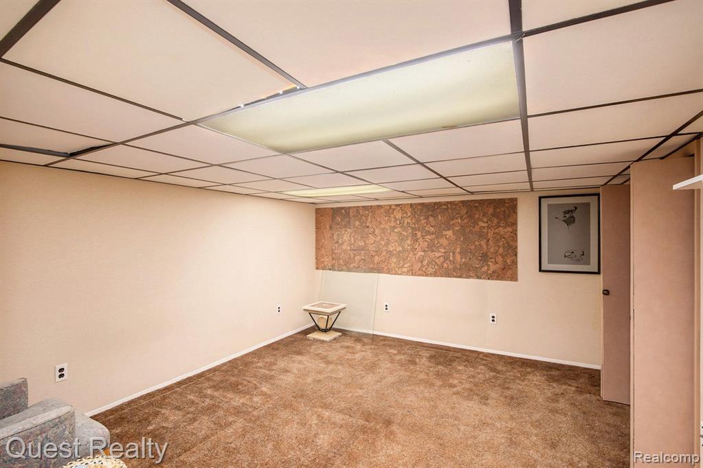 49830 SHELBY Road, Shelby Twp, MI 48317 — Photo 33