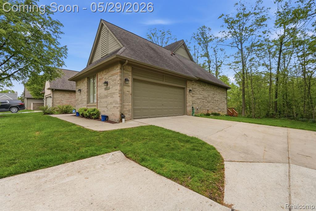 47301 Bramblewood Court, Novi, MI — Photo 3