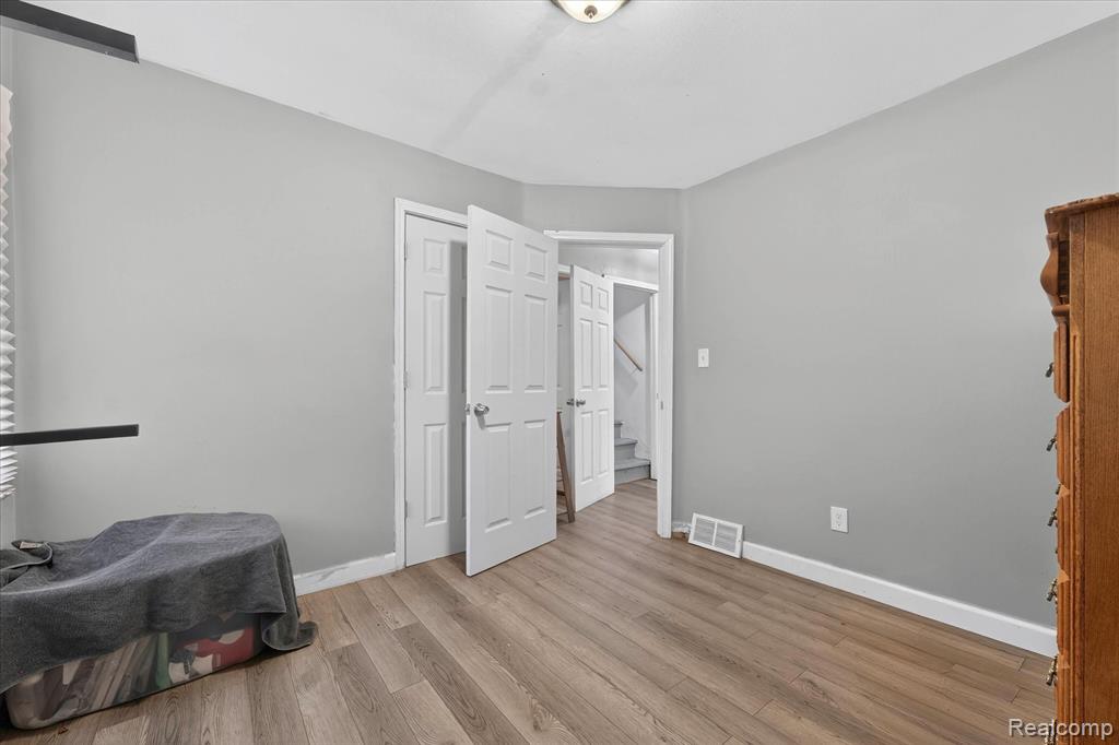 21211 Newcastle Road, Harper Woods, MI 48225 — Photo 21