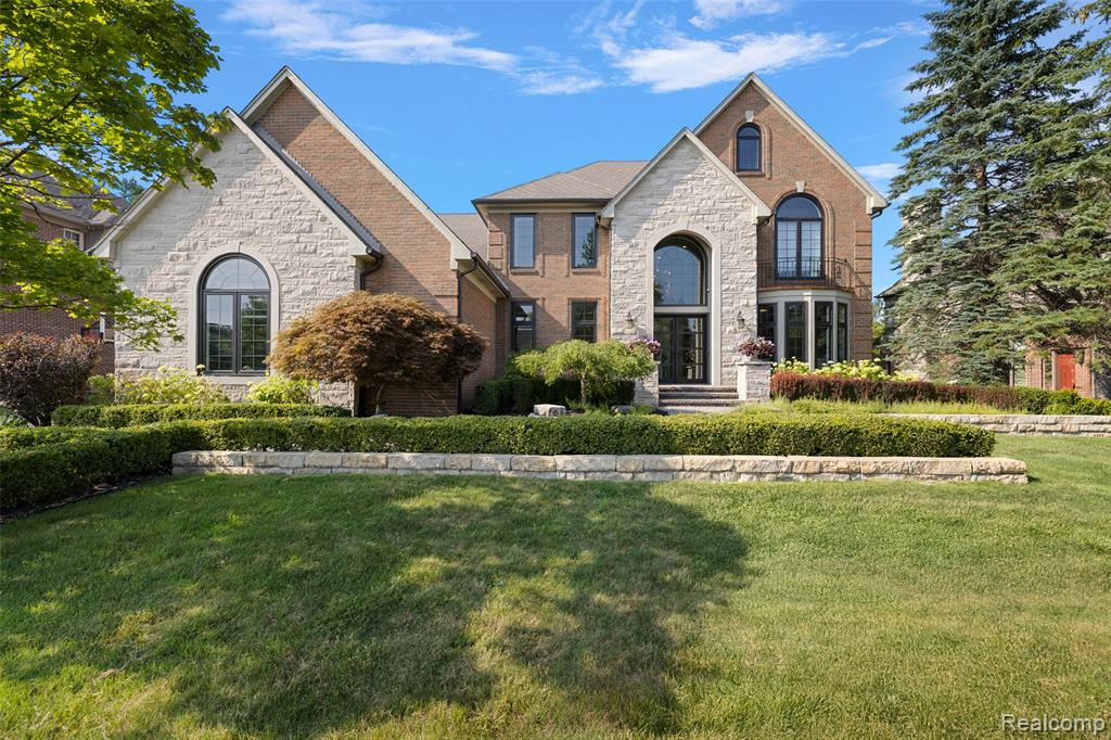 628 Springview Drive, Rochester, MI 48307 — Photo 2