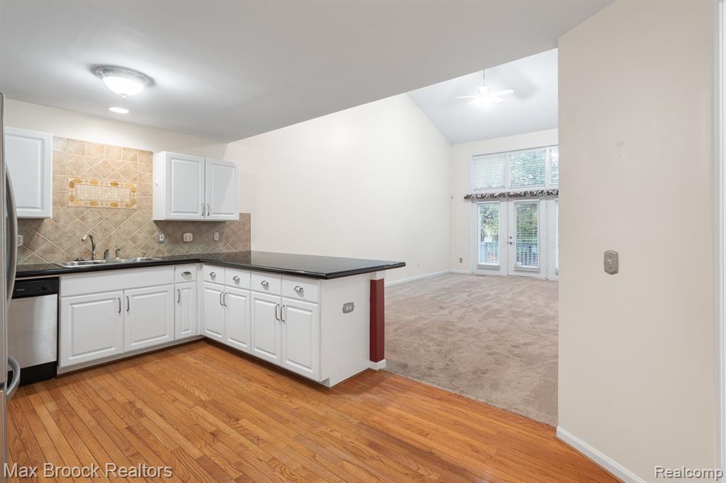 55222 BOARDWALK Drive, Shelby Twp, MI 48316 — Photo 8