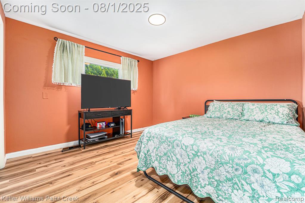 4135 Fenmore Avenue, Waterford, MI 48328 — Photo 12