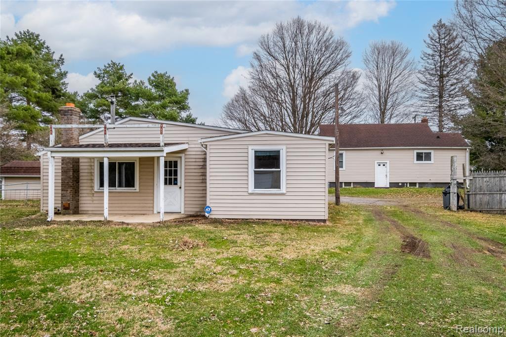8219 N Genesee Road, Mount Morris, MI 48458 — Photo 14