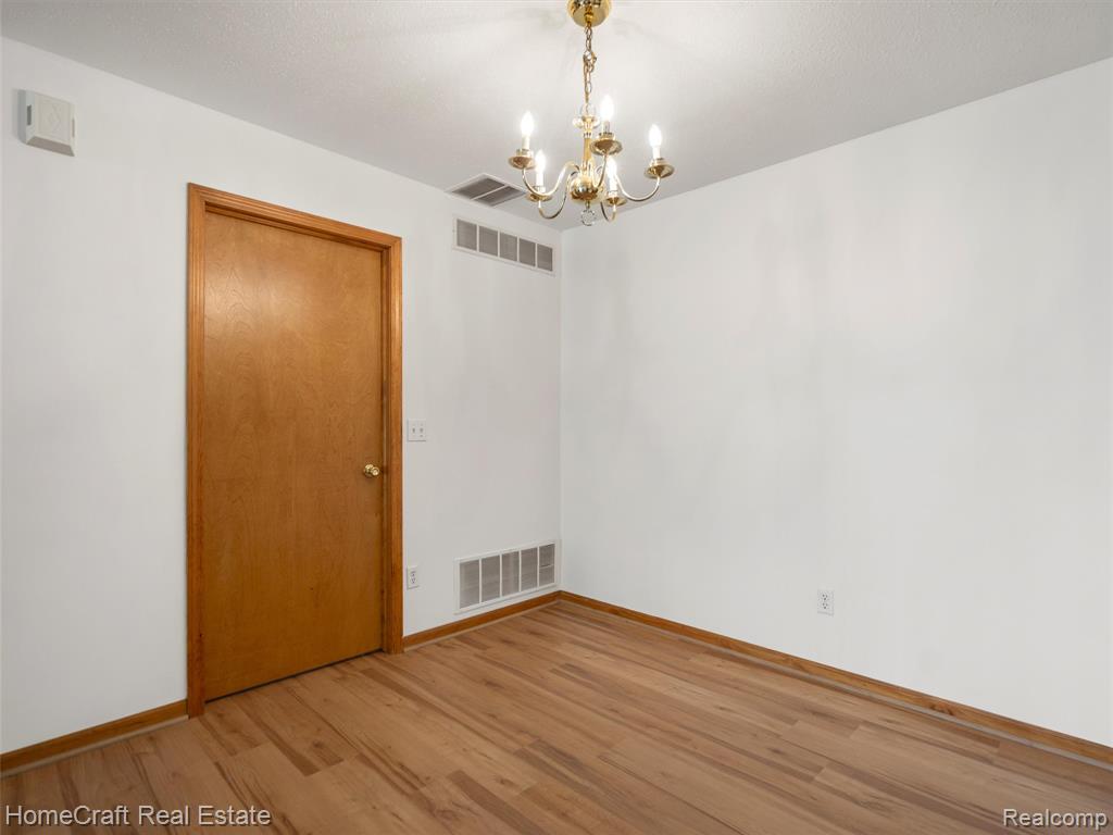 382 Marigold Circle, Westland, MI — Photo 14
