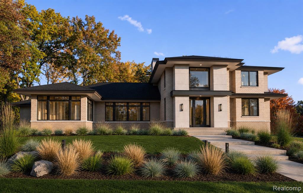 1465 Sodon Lake Drive, Bloomfield Hills, MI 48302