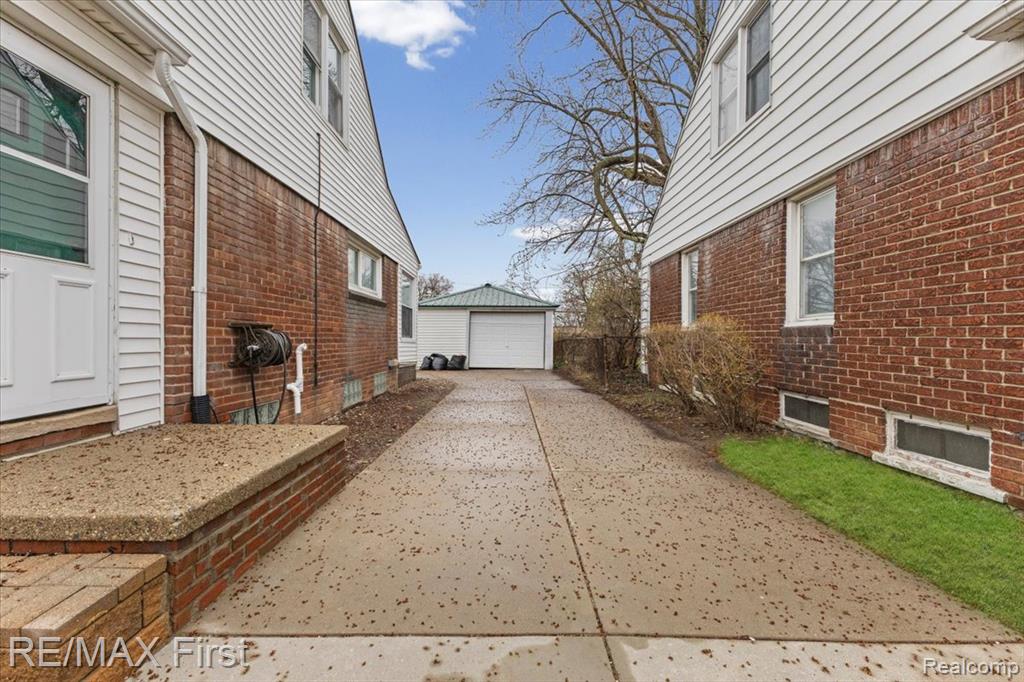 20675 Van Antwerp Street, Harper Woods, MI 48225 — Photo 20