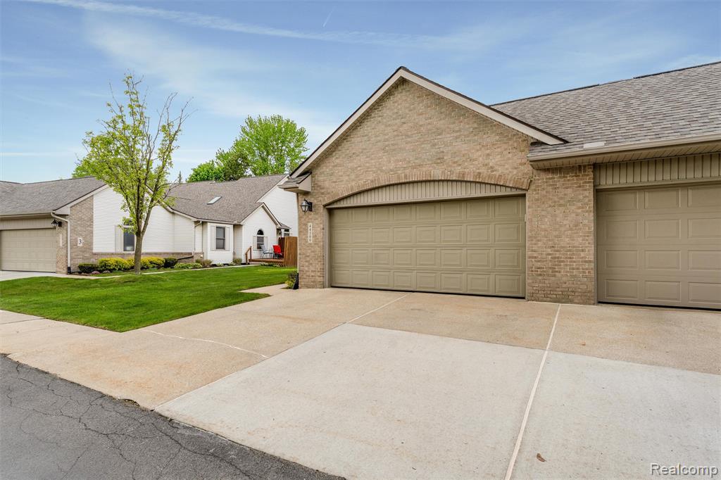 44500 Meadowcreek Lane, Canton, MI 48187 — Photo 45