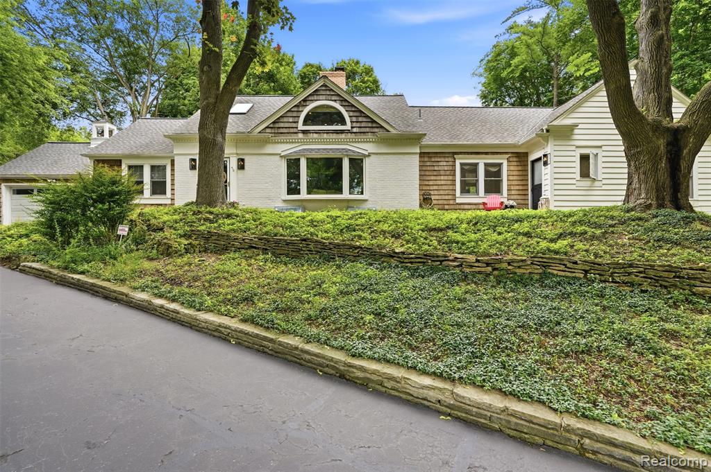 27310 Crestwood Drive, Franklin, MI 48025 — Photo 3