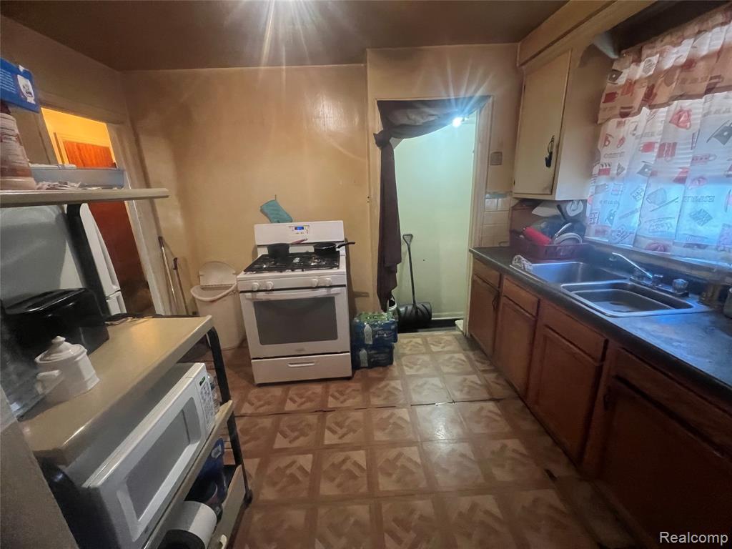 17401 Albion Street, Detroit, MI 48234 — Photo 67