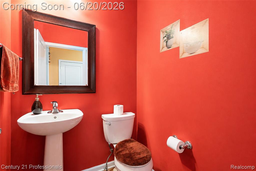 45248 Bartlett Drive, Novi, MI 48377 — Photo 11