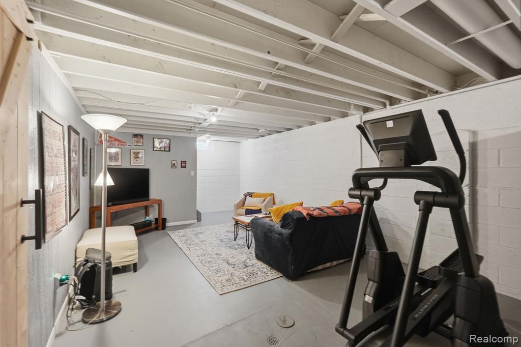 1061 Western Drive, Ann Arbor, MI 48103 — Photo 15