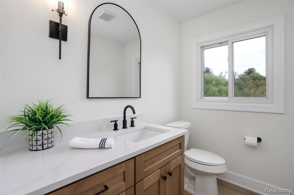 941 Viewland Drive, Rochester, MI 48309 — Photo 27