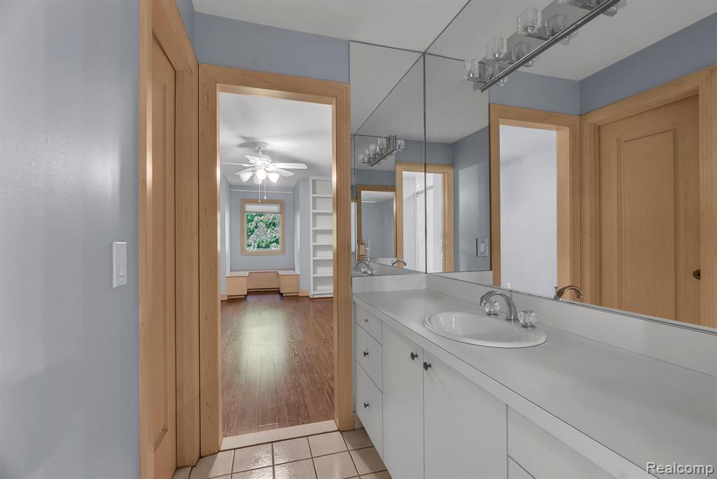 5779 Pinecrest Estates Drive, Ann Arbor, MI 48105 — Photo 43