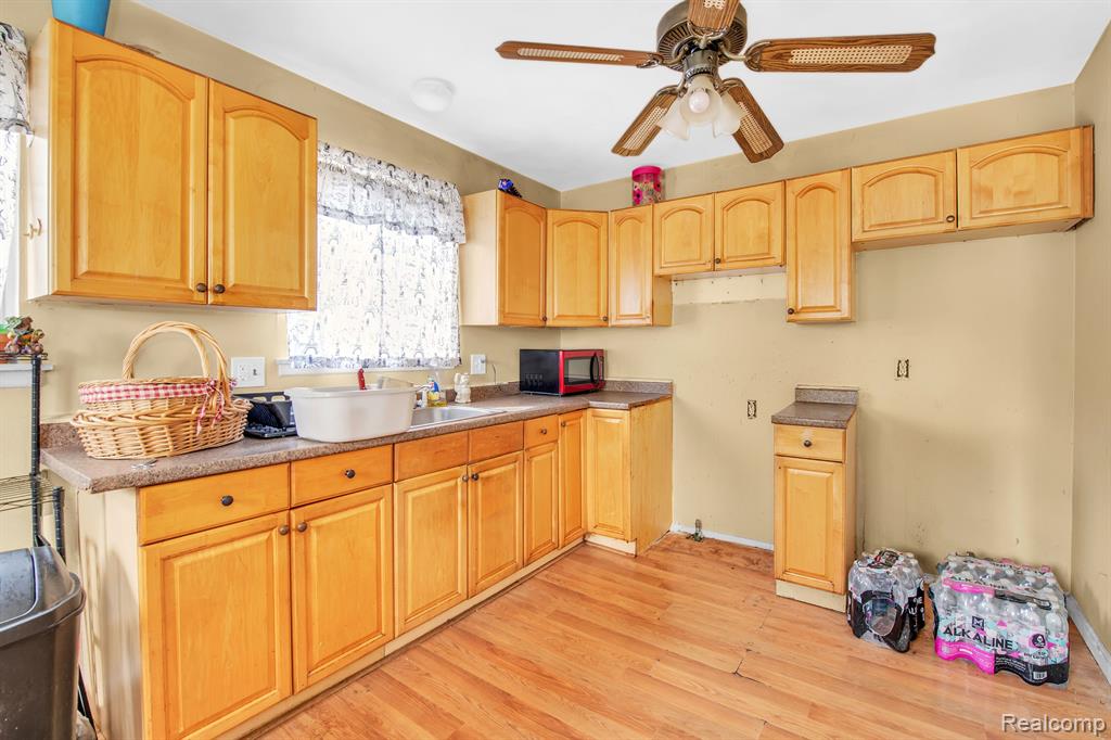 21385 MAJESTIC Avenue, Ferndale, MI 48220 — Photo 8