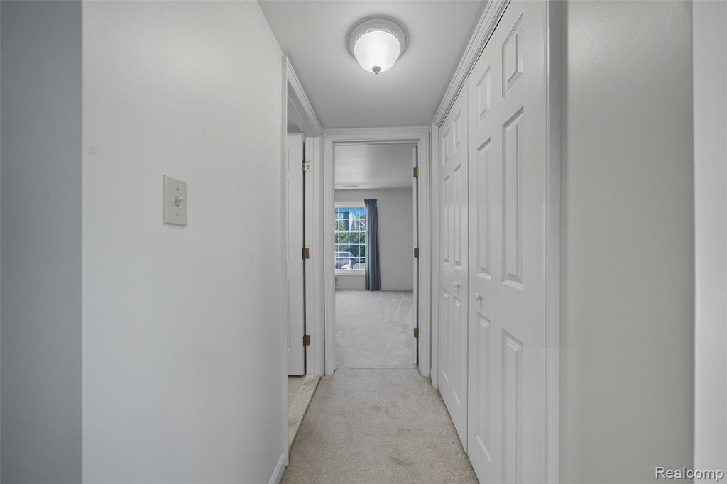 19710 W 13 Mile Road, 108, Beverly Hills, MI 48025 — Photo 21