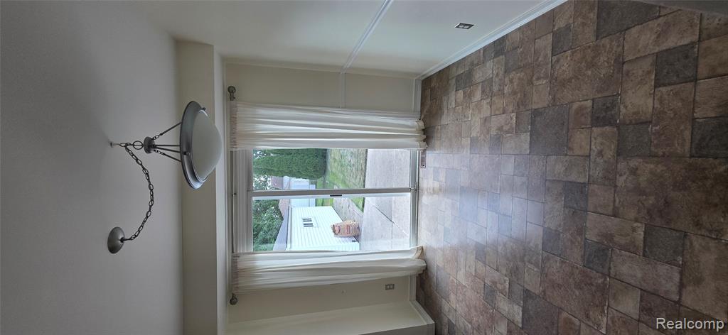 9623 Fairfield Street, Livonia, MI 48150 — Photo 17