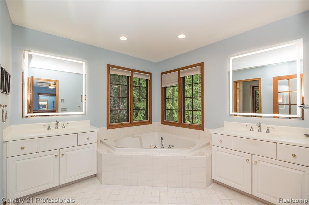 9200 Fox Hollow Road, Clarkston, MI 48348 — Photo 14