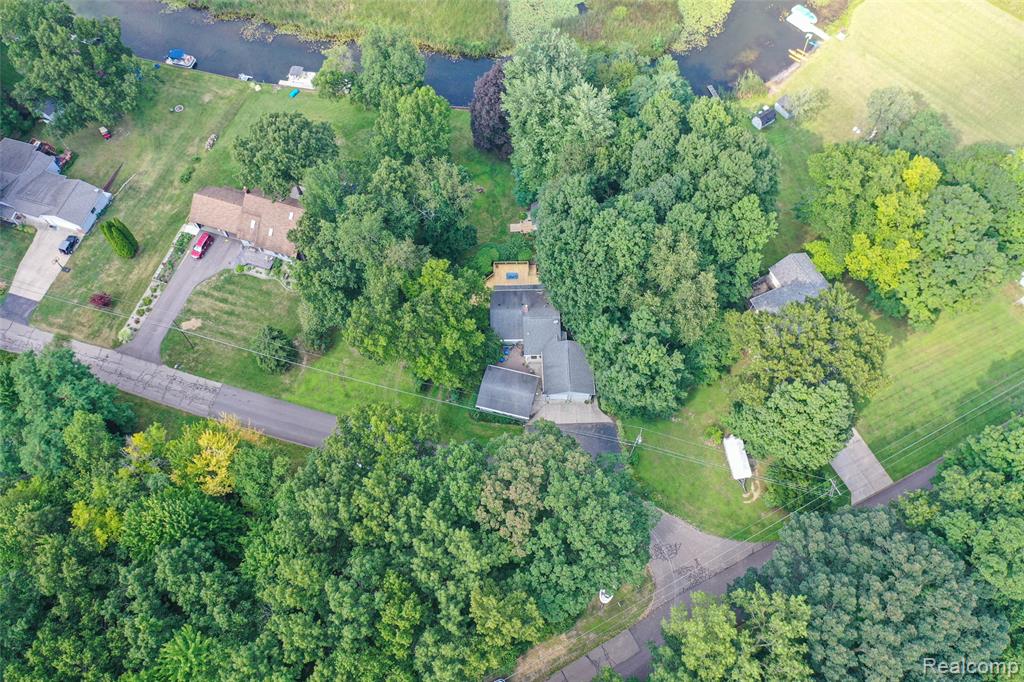 1938 Lakeview Drive, Lapeer, MI 48446 — Photo 43