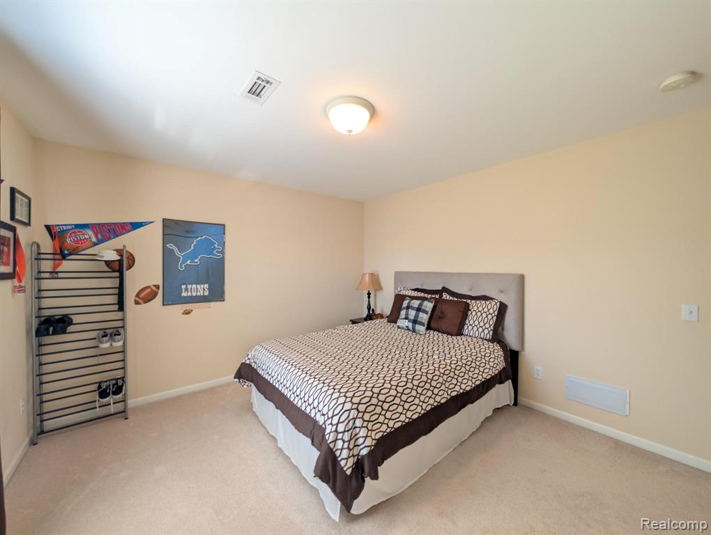 5441 Meadow Creek Court, Flint, MI 48532 — Photo 30