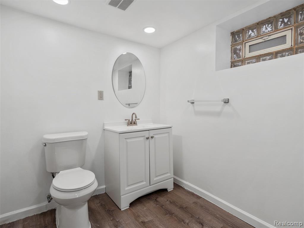 6010 HARTWELL Street, Dearborn, MI 48126 — Photo 17