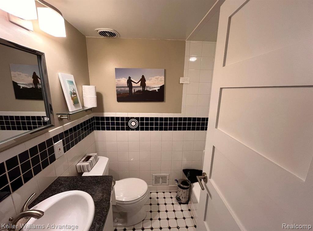 42168 LAKELAND, Plymouth, MI 48170 — Photo 11