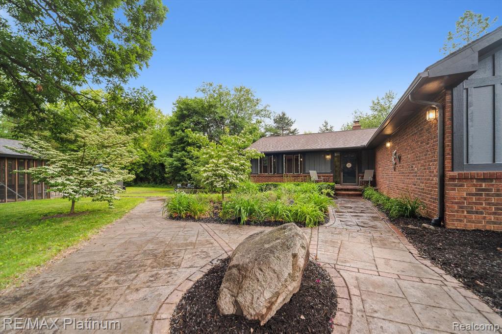 5152 Milroy Lane, Brighton, MI 48116 — Photo 4