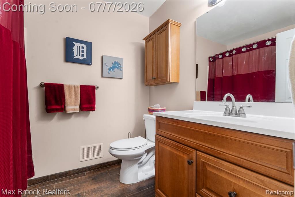 45361 Indian Creek Drive, Canton, MI 48187 — Photo 23