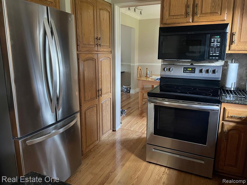 7482 ADMIRALTY Drive, Canton, MI 48187 — Photo 6