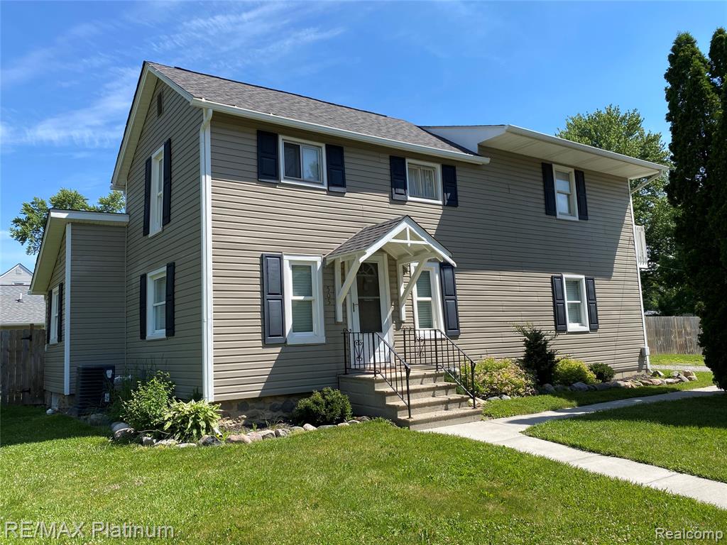 505 E FRANK Street, Fowlerville, MI 48836