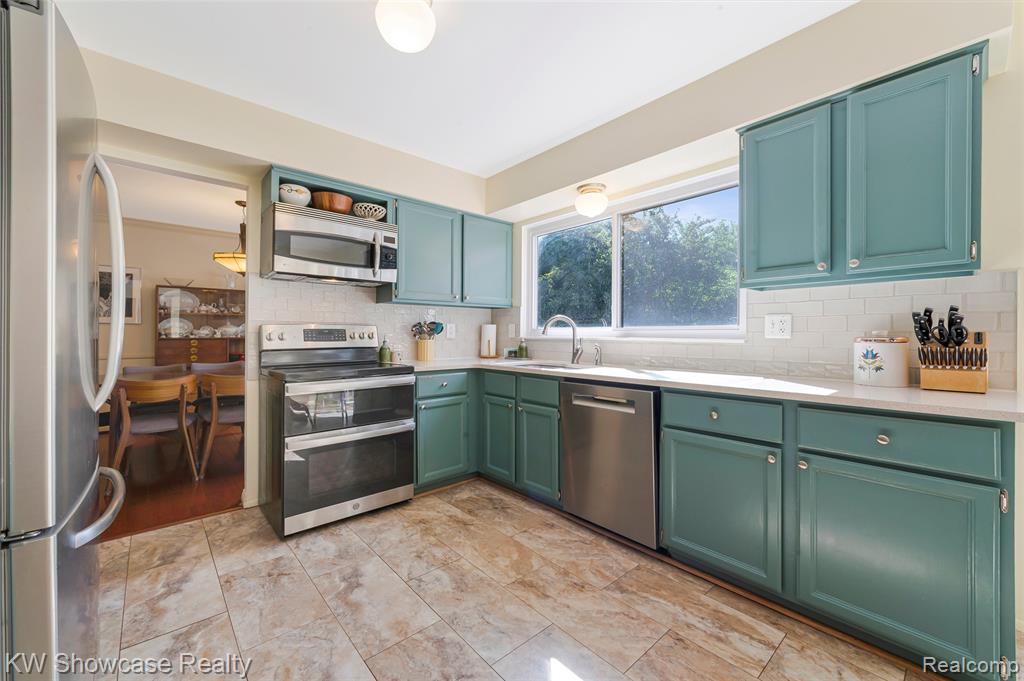 5409 S Piccadilly, West Bloomfield, MI — Photo 17
