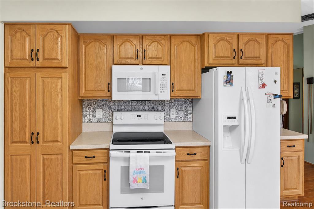 1086 Risecliff Drive, Grand Blanc, MI 48439 — Photo 15