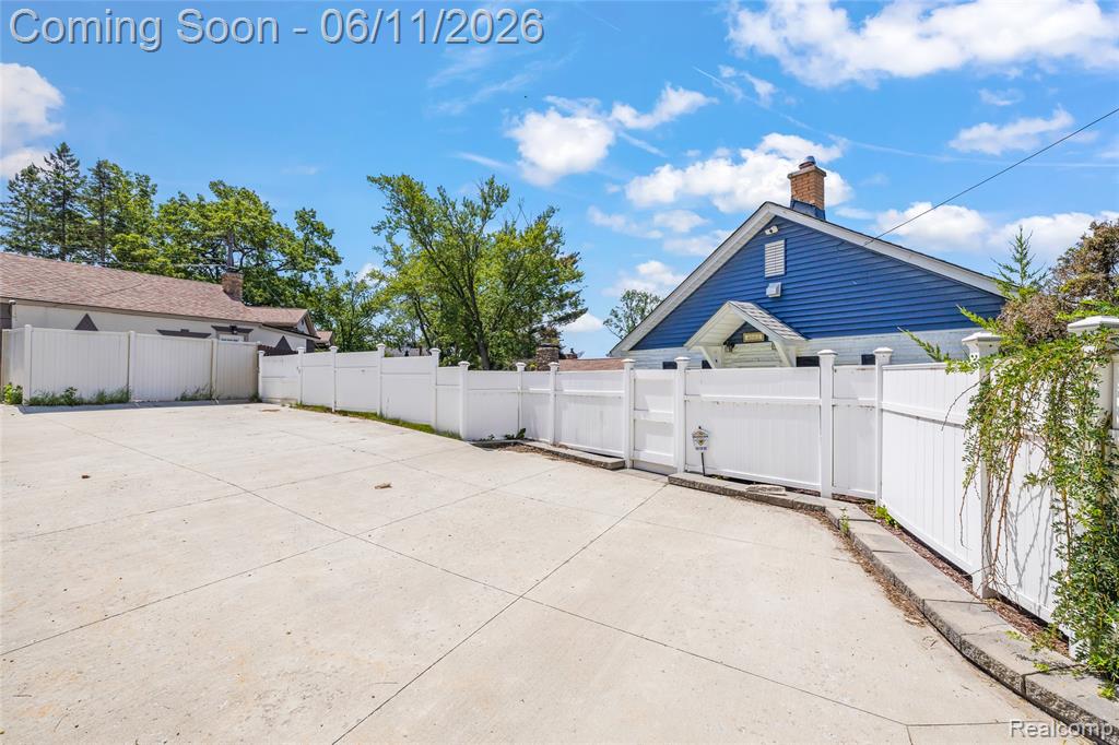 4661 Sashabaw Road, Waterford, MI 48329 — Photo 36