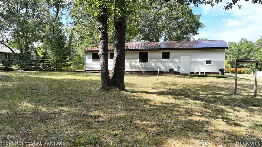 7215 TUSCARORA Circle, Indian River, MI 49749 — Photo 11